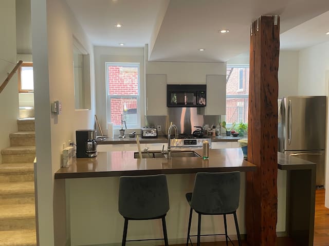 Beautiful 2-Bedroom condo in Montreal