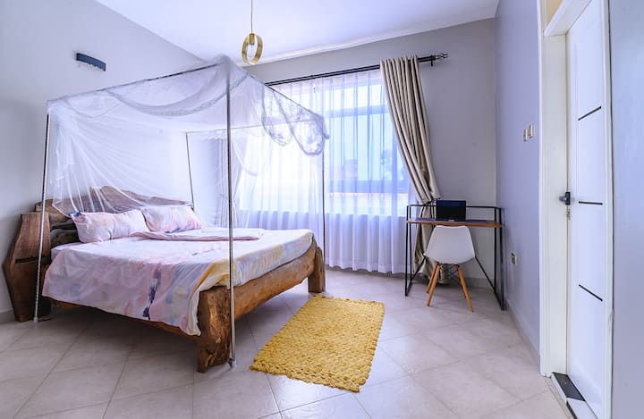 Master bedroom, self contained. A work desk for when you want to take that zoom call in your pyjamas.