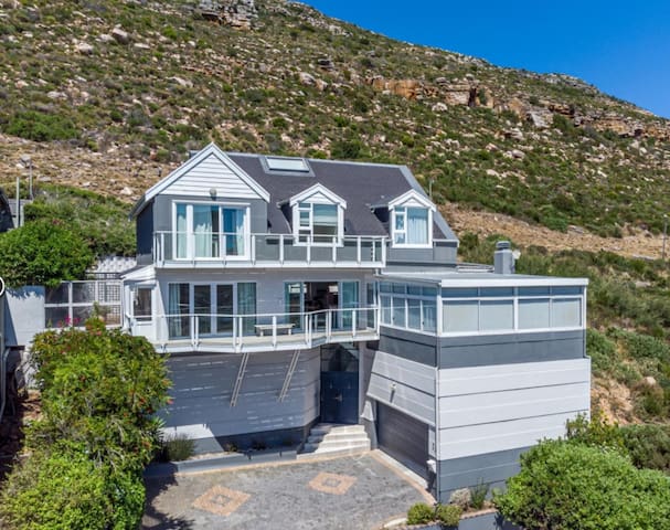Magnificent Seaview 4 Bedroom home!