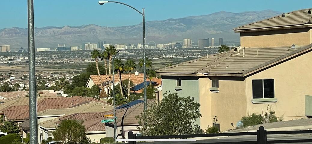 Fully Furnished Henderson Hideaway by Lake LV gallery image 5