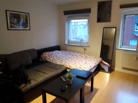 Top Airbnb: Entire place with separate kitchen in Cologne in Kalk