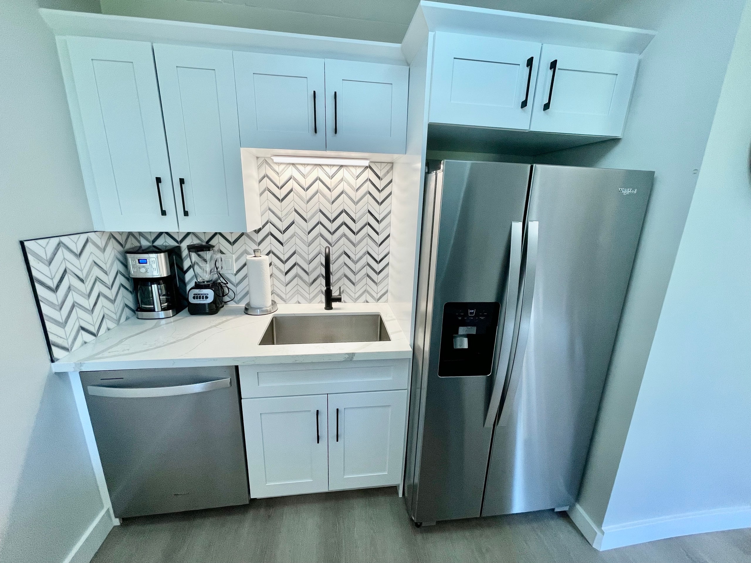Condo in Lahaina · ★4.96 · 1 bedroom · 2 beds · 1 private bath - Image 7