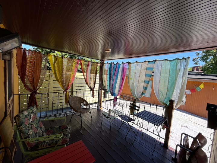 Funky Uptown Apt meets Downtown Hist District Condominiums for Rent