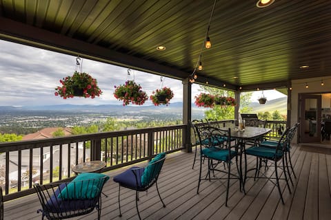 Modern home with views, sleeps 8, game room