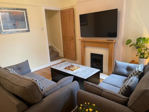 Top Airbnb: (SuperHost Honorary Special Offer Rewards) in Wythall