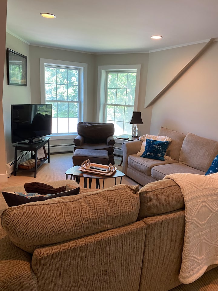 Awesome 3 Bedroom Apartment Close To It All - Bennington, VT