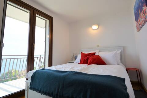 Apartment with Terrace, seaview, near the beach