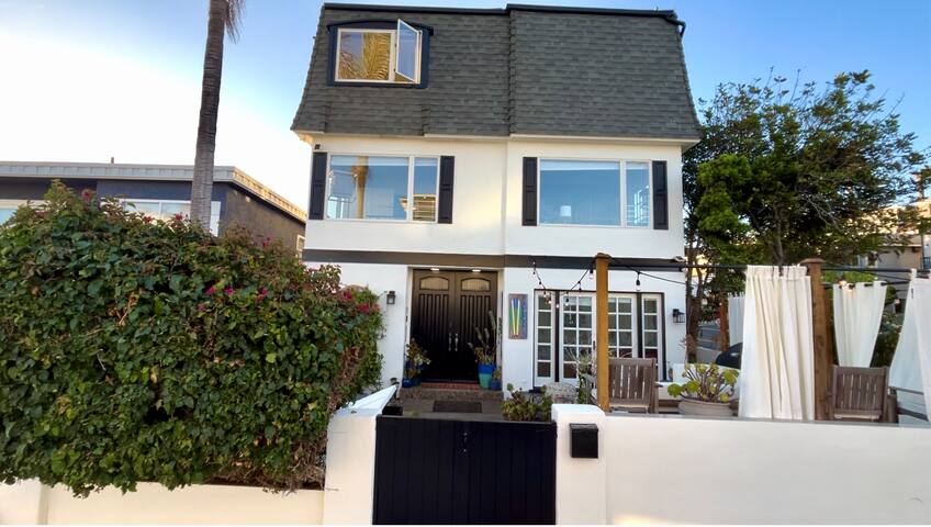 NEW! Man Beach Sand Section Family/Executive charm gallery image 5