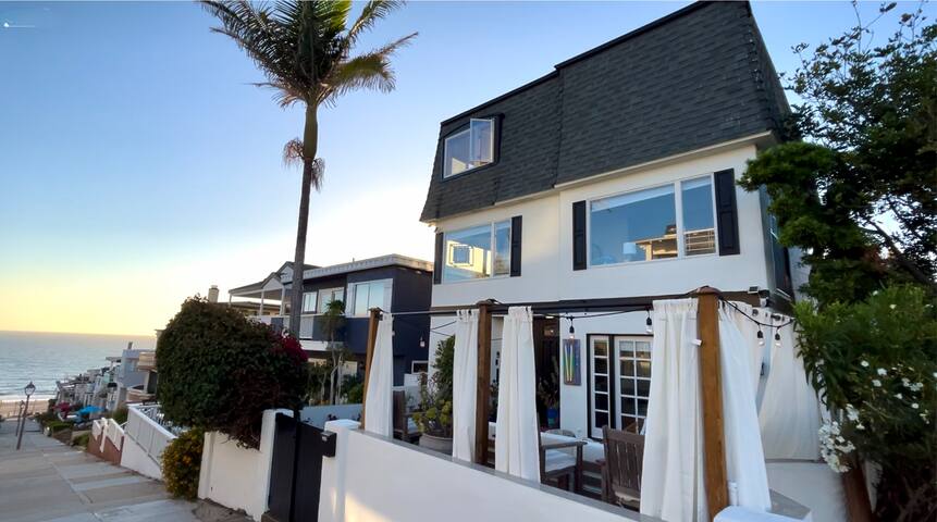 NEW! Man Beach Sand Section Family/Executive charm gallery image 3