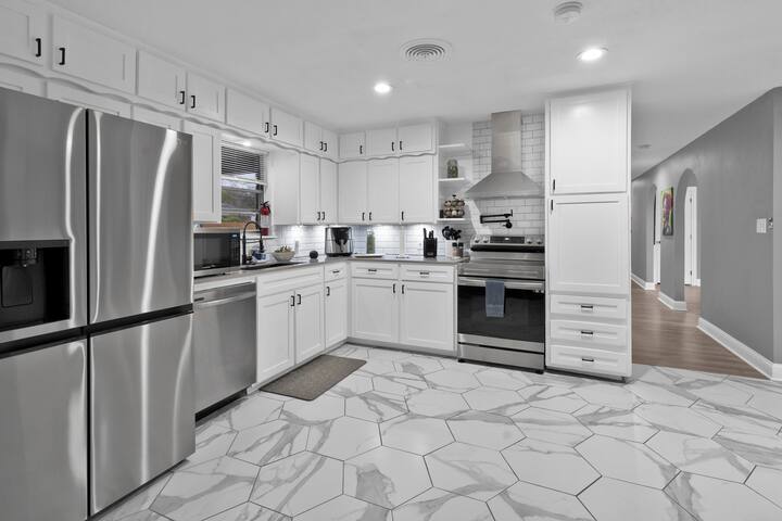 A home away from home with a pool. gallery image 2