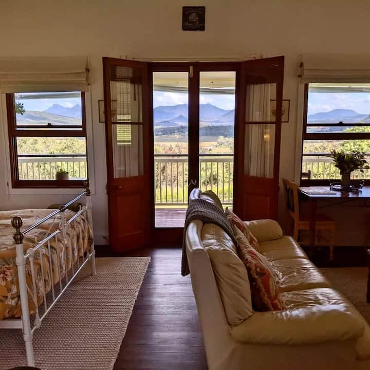 Vanbery Cottage Host Farm - Queensland
