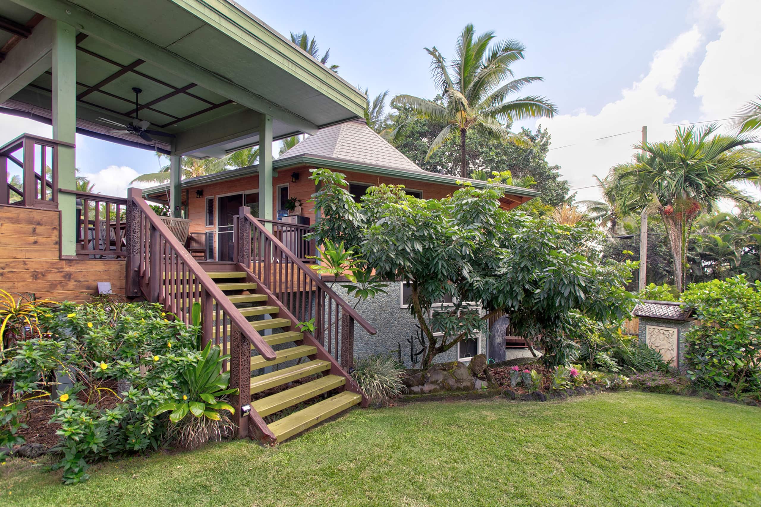 Home in Pahoa · ★4.92 · 3 bedrooms · 6 beds · 4 private baths - Image 3