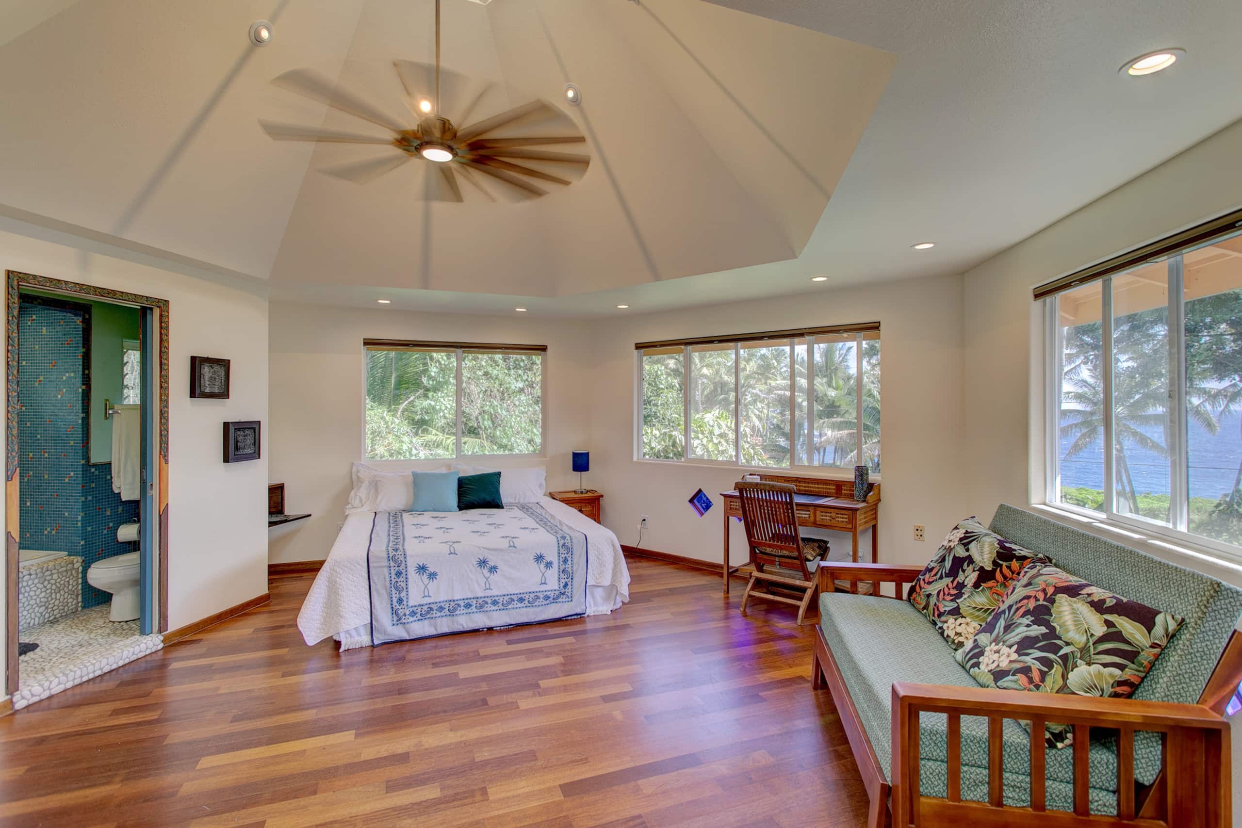 Home in Pahoa · ★4.92 · 3 bedrooms · 6 beds · 4 private baths - Image 43
