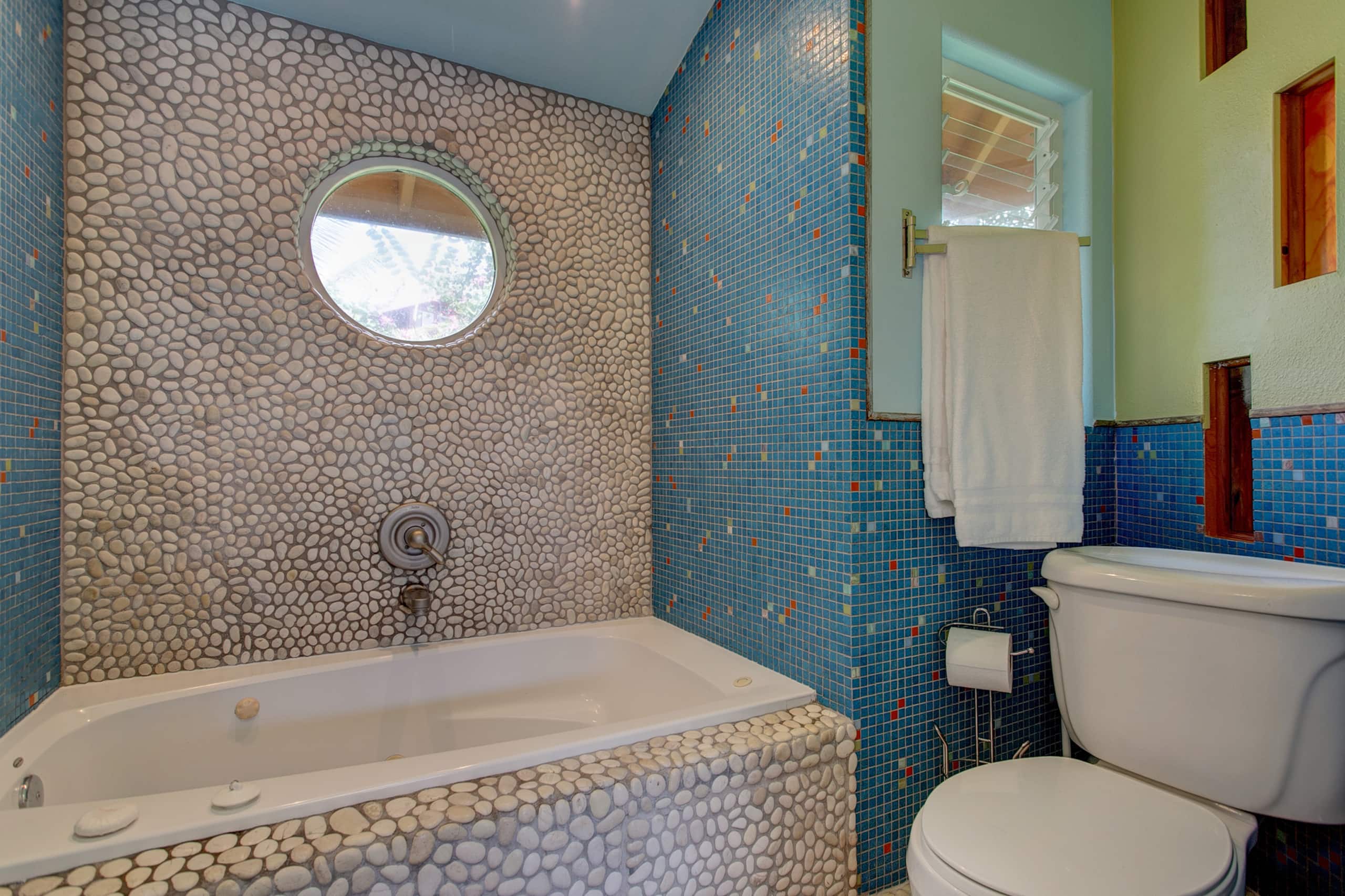 Home in Pahoa · ★4.92 · 3 bedrooms · 6 beds · 4 private baths - Image 47