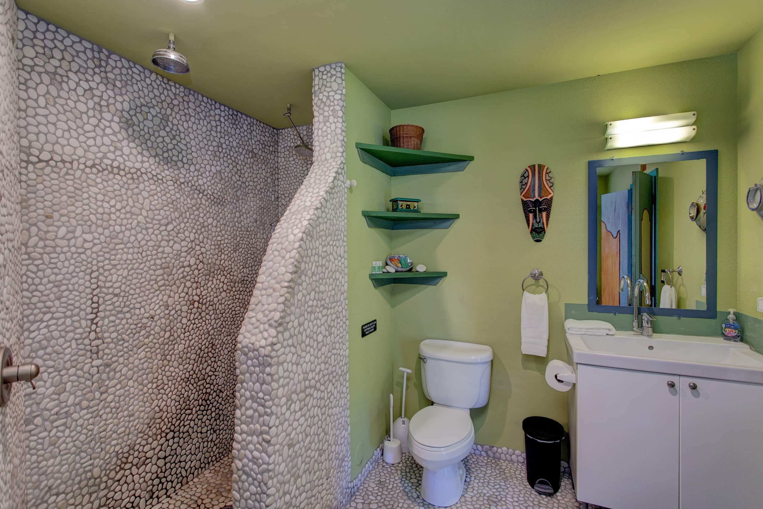 Home in Pahoa · ★4.92 · 3 bedrooms · 6 beds · 4 private baths - Image 50