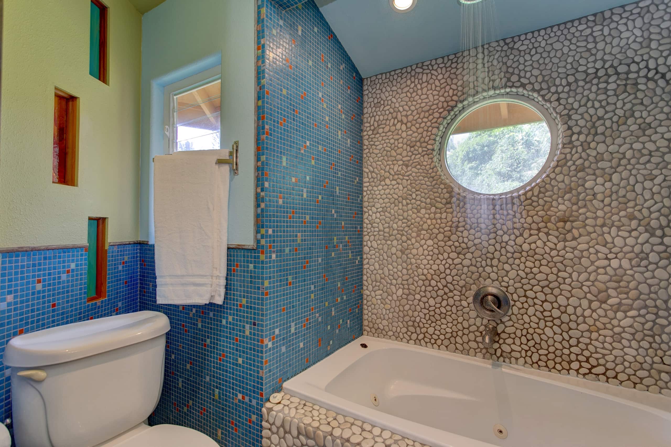 Home in Pahoa · ★4.92 · 3 bedrooms · 6 beds · 4 private baths - Image 39