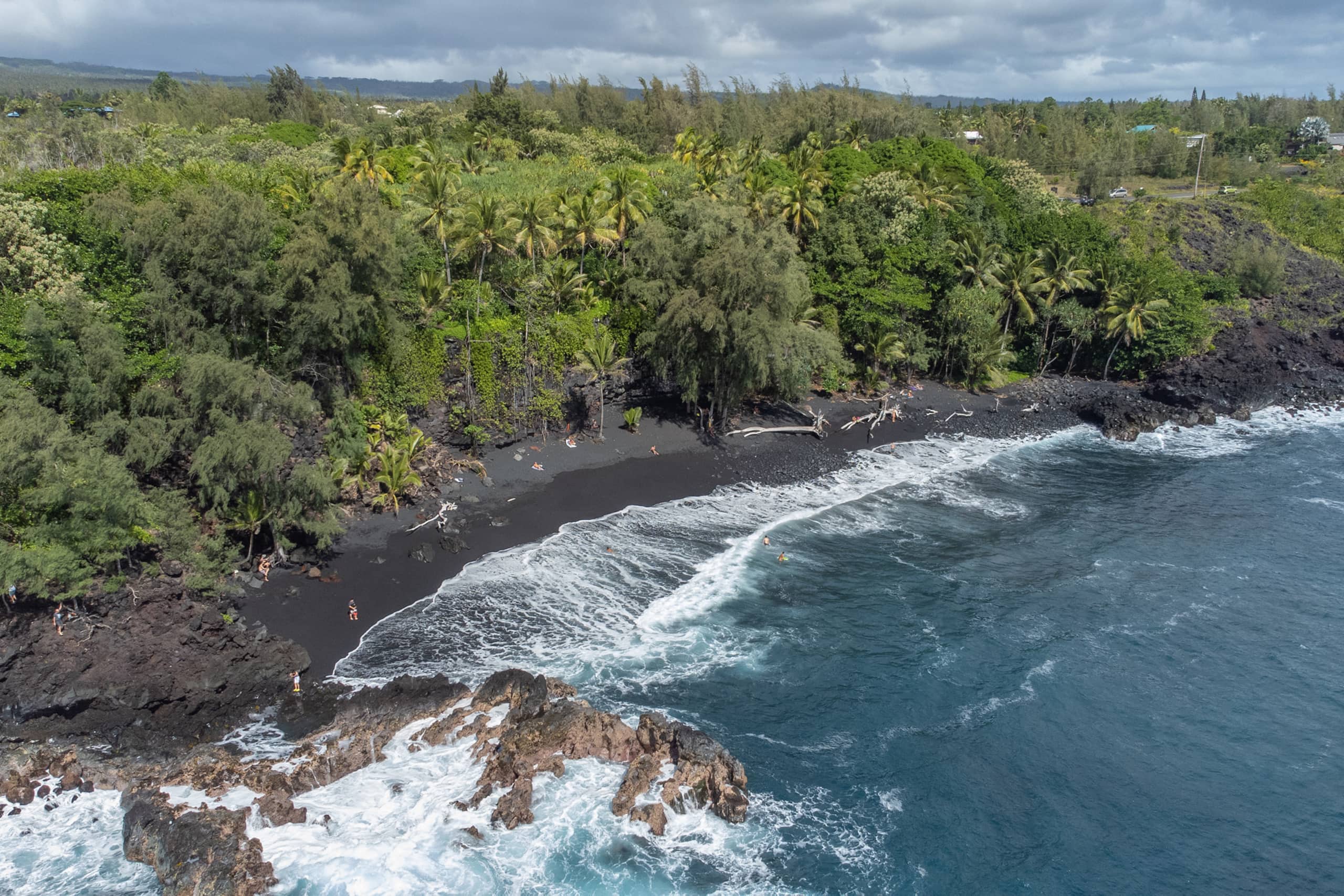 Home in Pahoa · ★4.92 · 3 bedrooms · 6 beds · 4 private baths - Image 15
