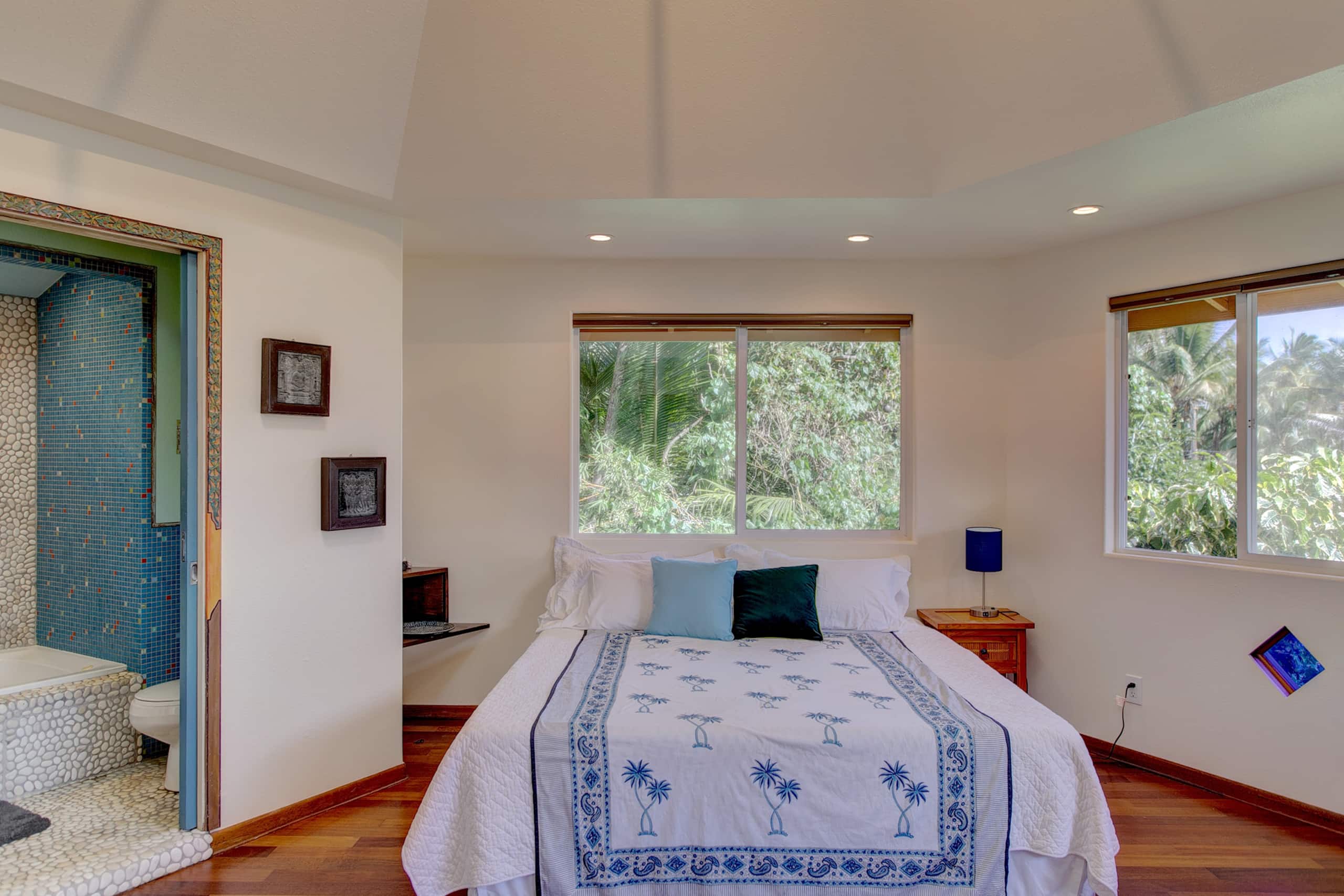 Home in Pahoa · ★4.92 · 3 bedrooms · 6 beds · 4 private baths - Image 42