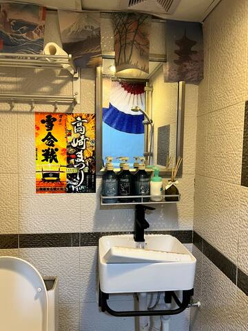 可容納11人，共六個房間，尖沙咀中心地帶，持牌旅館 gallery image 5