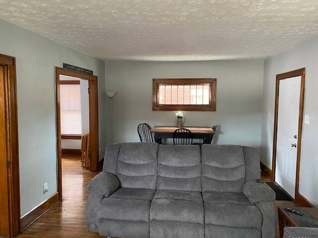 Convenient Ohio State Campus 3 Bedroom House gallery image 5