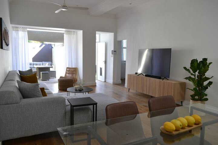 Entire house 2-bedroom, garden and backup power gallery image 4