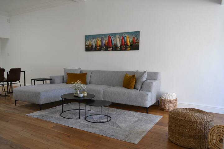 Entire house 2-bedroom, garden and backup power gallery image 3