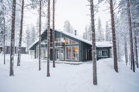 Modern and atmospheric chalet next to the slopes