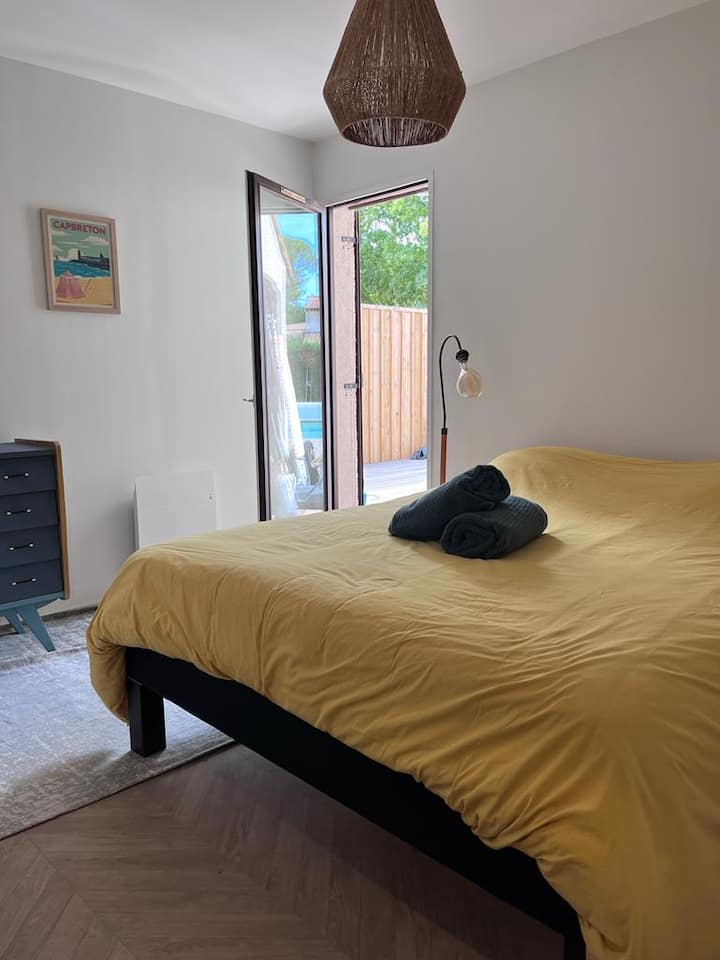 חדר שינה 2 - גישה למרפסת ולגינה