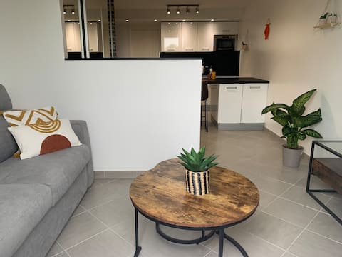 Copacabana Studio/ 35 km from Étretat and Honfleur.