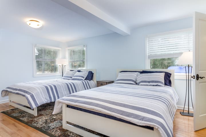 bedroom #2 - TWO QUEEN BEDS  (rollout toddler bed also available)