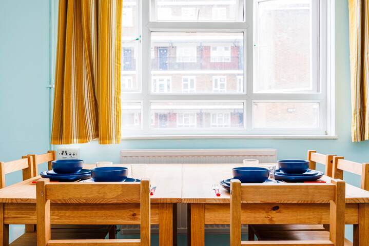 Large 3 bedroom Shoreditch flat gallery image 2