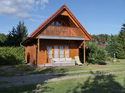 Idyllic wooden house - Peaceful location for families