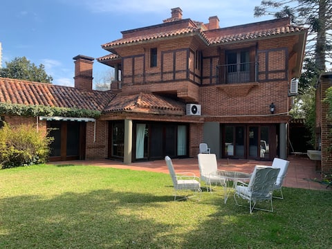 House with a pool in Playa Mansa, Punta del Este