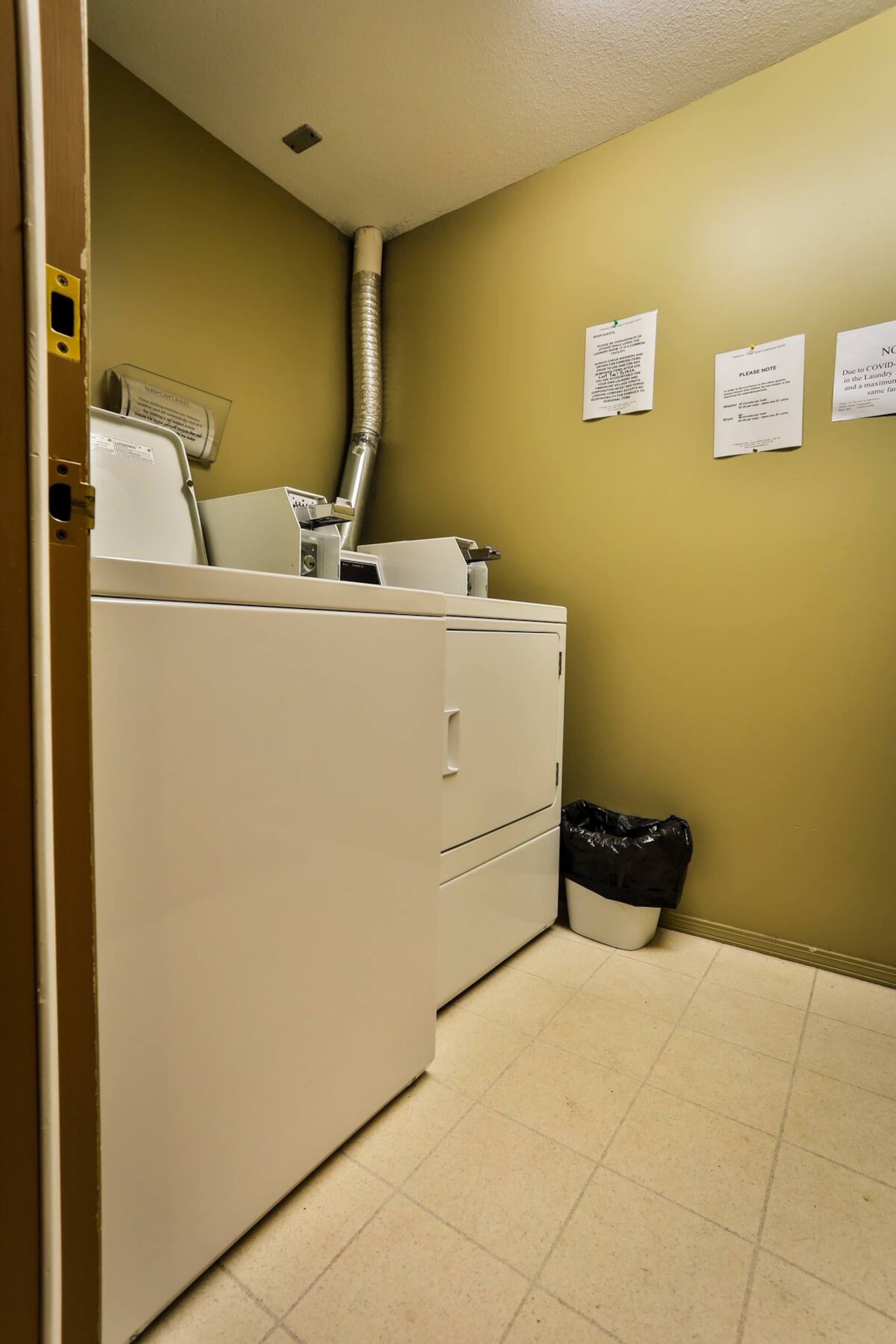Private Suite | Sauna | Hot Tub - Photo 13