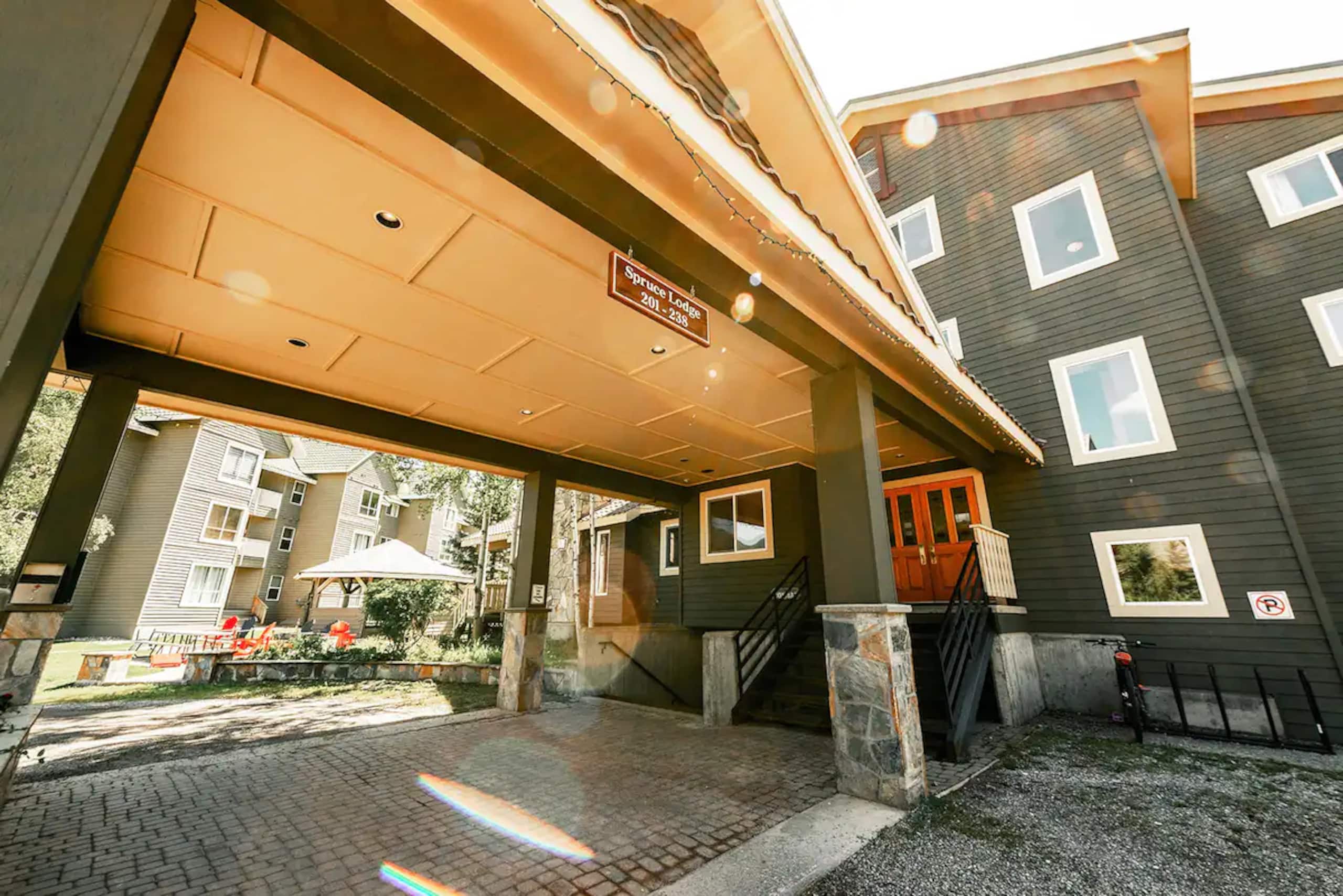 Private Suite | Sauna | Hot Tub - Photo 23