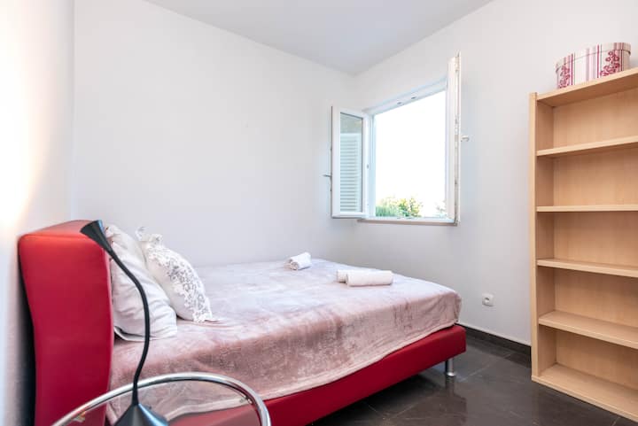 غرفة النوم 2