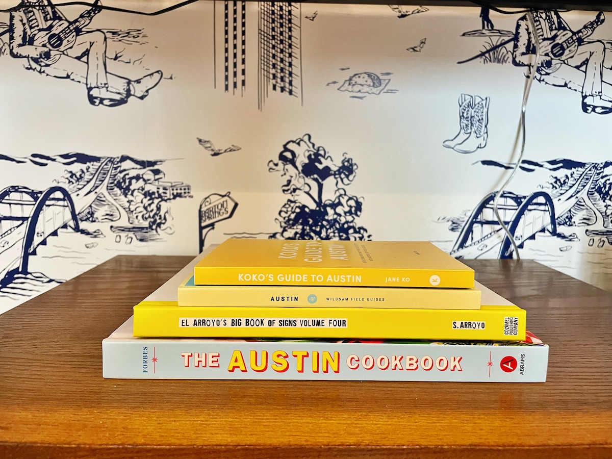 Coldest AC! Cute Home w/ Yard - Trendy East Austin