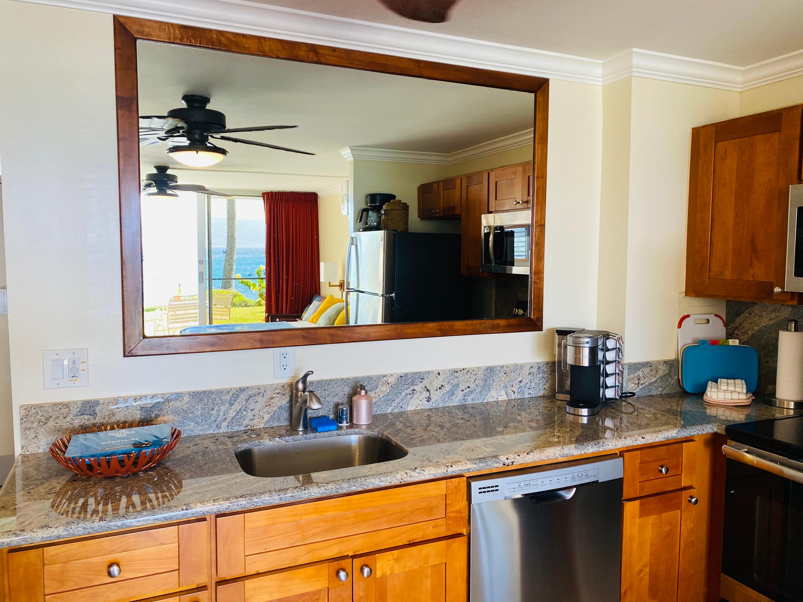 Condo in Lahaina · ★4.9 · Studio · 2 beds · 1 bath - Image 3