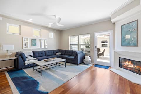 Top Airbnb: Beautiful Beach House w/AC & Bikes-Great Location! in Huntington Beach