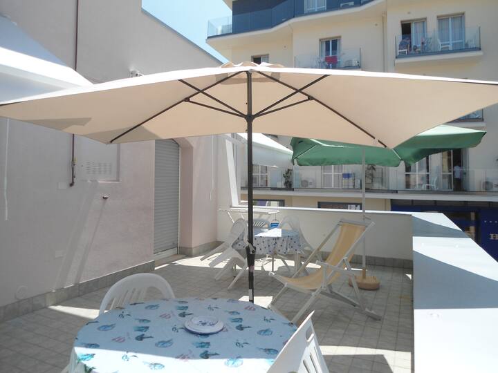 Splendida Terrazza A 20 Mt Da Mare - Pineto