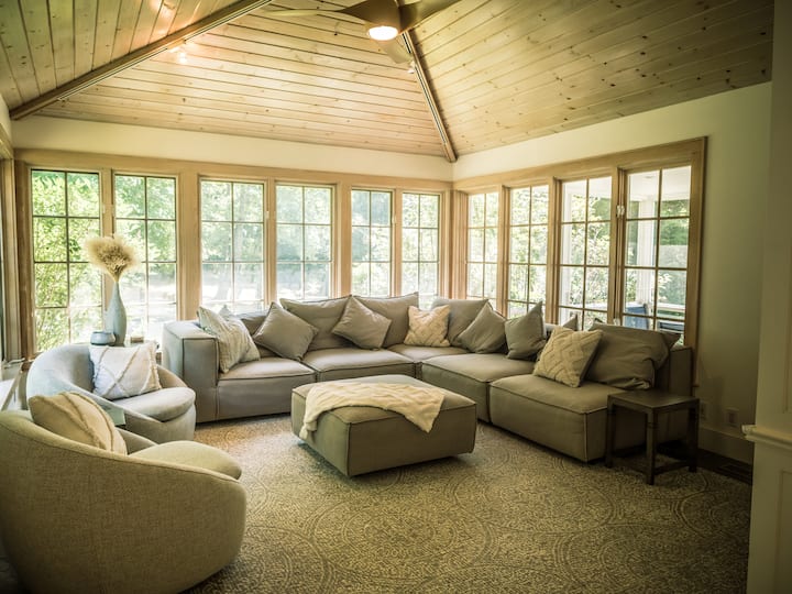 Large Family Home W/ Pool, Hot Tub, Sauna & Gym - Fairfield, CT