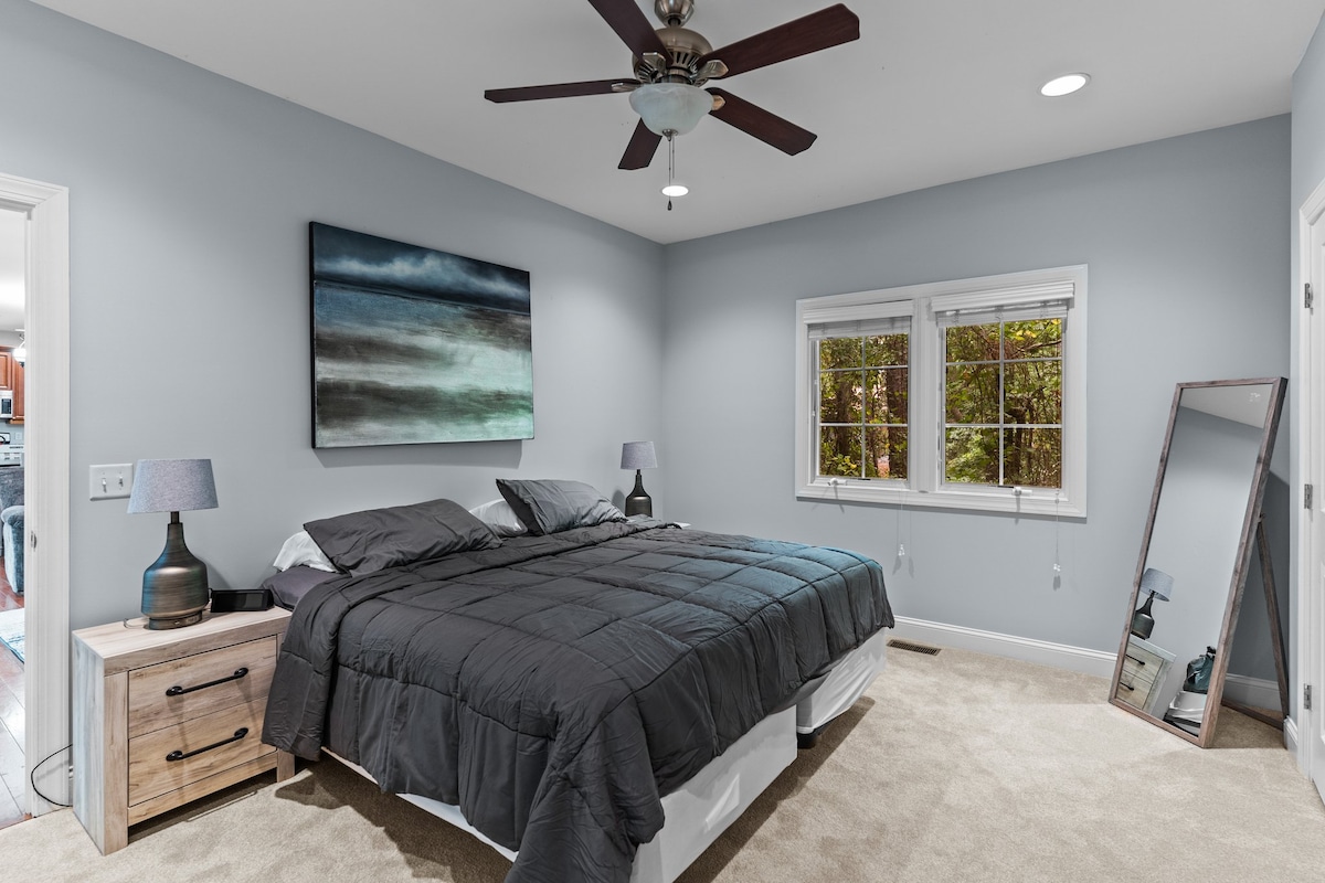 cama en el nivel principal