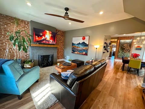 Popular Airbnb listing: Livingston Hideaway Escape- Modern, 2BR, Parking in Livingston Avenue Area