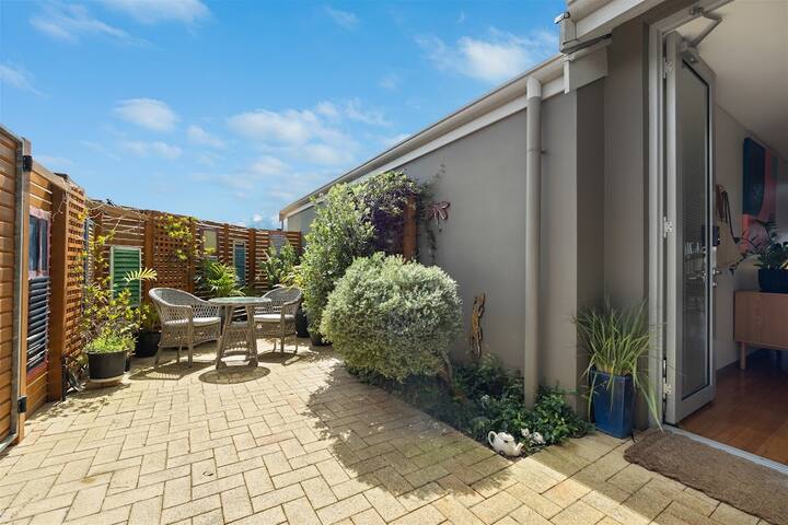 Haven on Seine – Luxury 3Brm Apartment gallery image 3