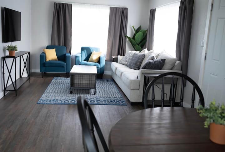 Near St Michaels | Clean 1br | Parking+ Fast Wifi - Bremerton, WA