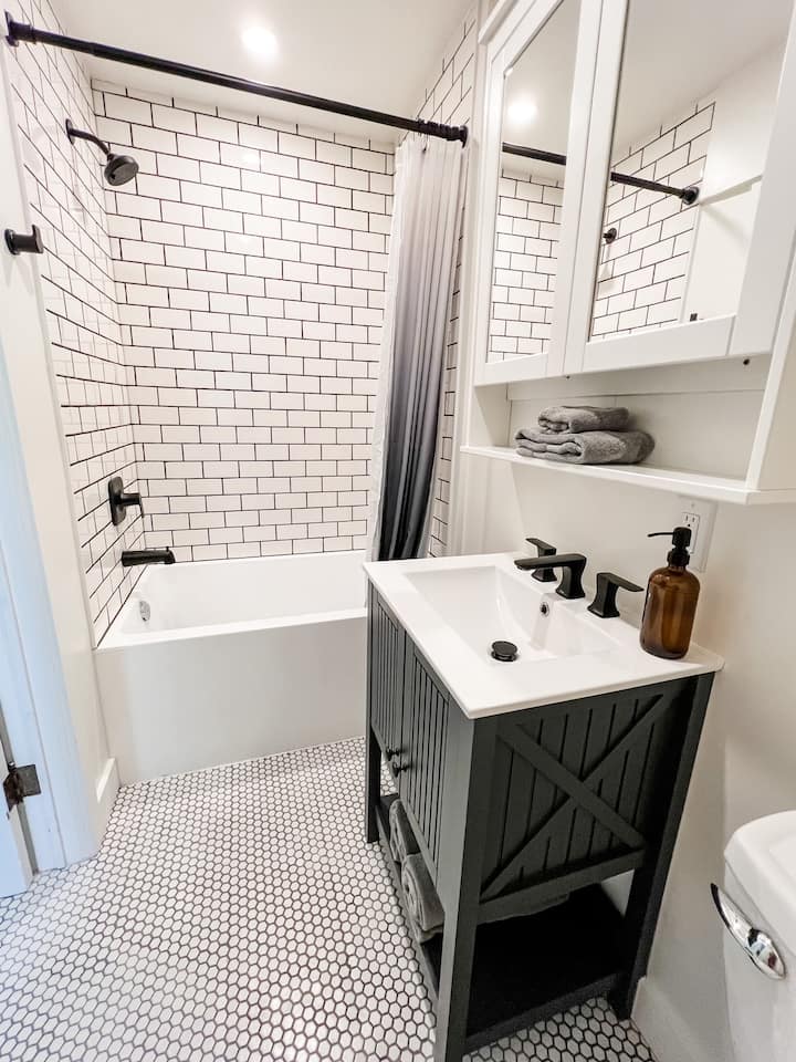 Beautiful 1Bedroom Guest Suite on Oceanview Farm Vacation homes for