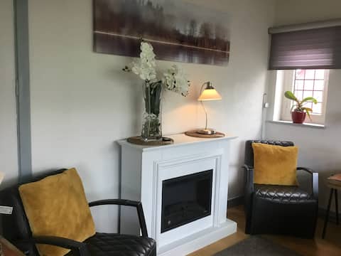 Centre location
Free parking 
3 bedrooms