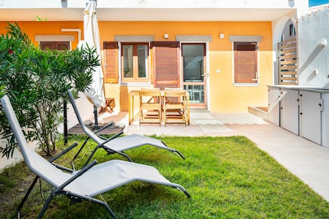 Popular Airbnb listing: Casa Stellins [Free wifi - Garden - 4min to beach] in Santa Teresa Gallura