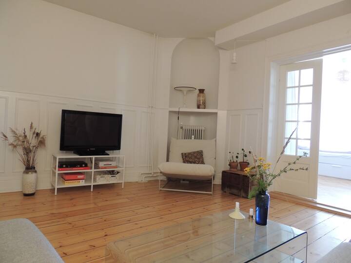 Privat room in big unique apartment Condominiums for Rent in