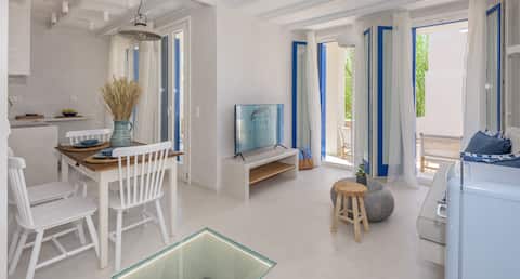 KLIMA BAY Beachfront Boutique Houses (Blue)